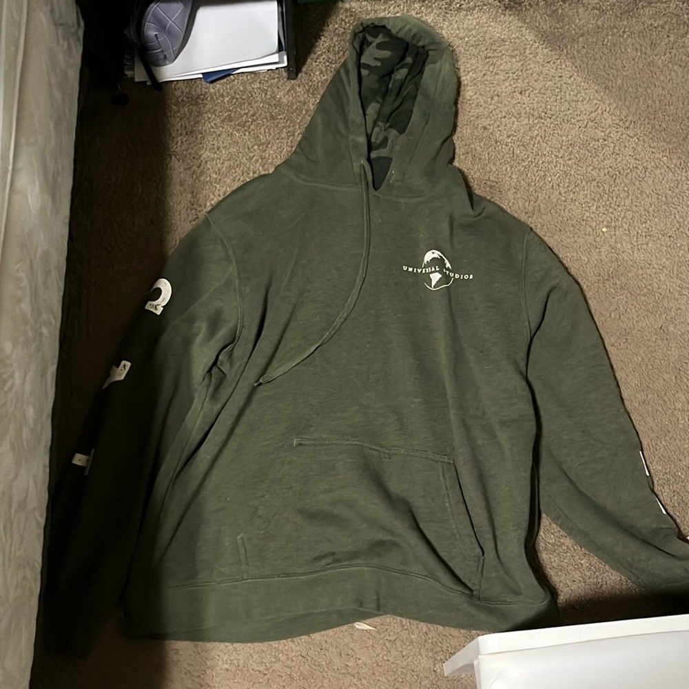 Universal sweatshirt